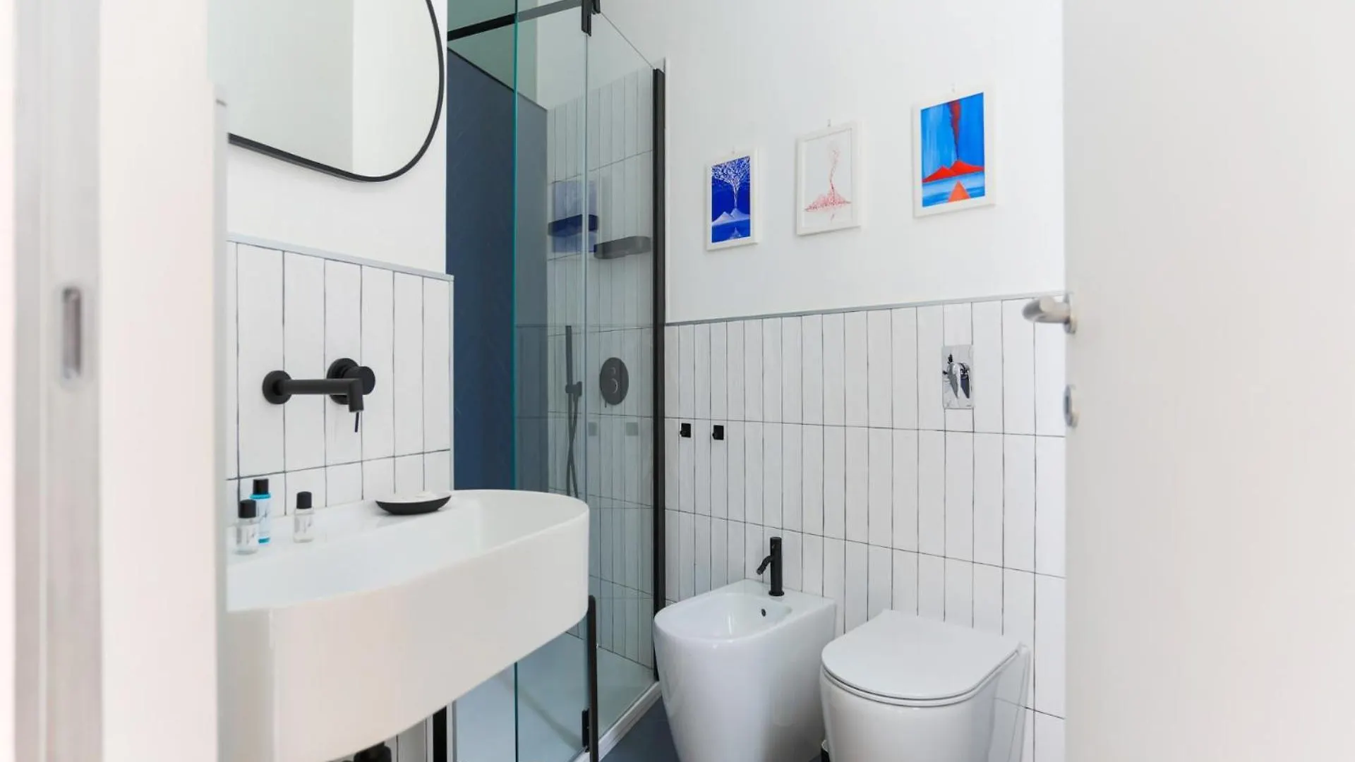 The Best Rent - Spacious And Renovated Multi-Room Apartment In The Missori Area Milán