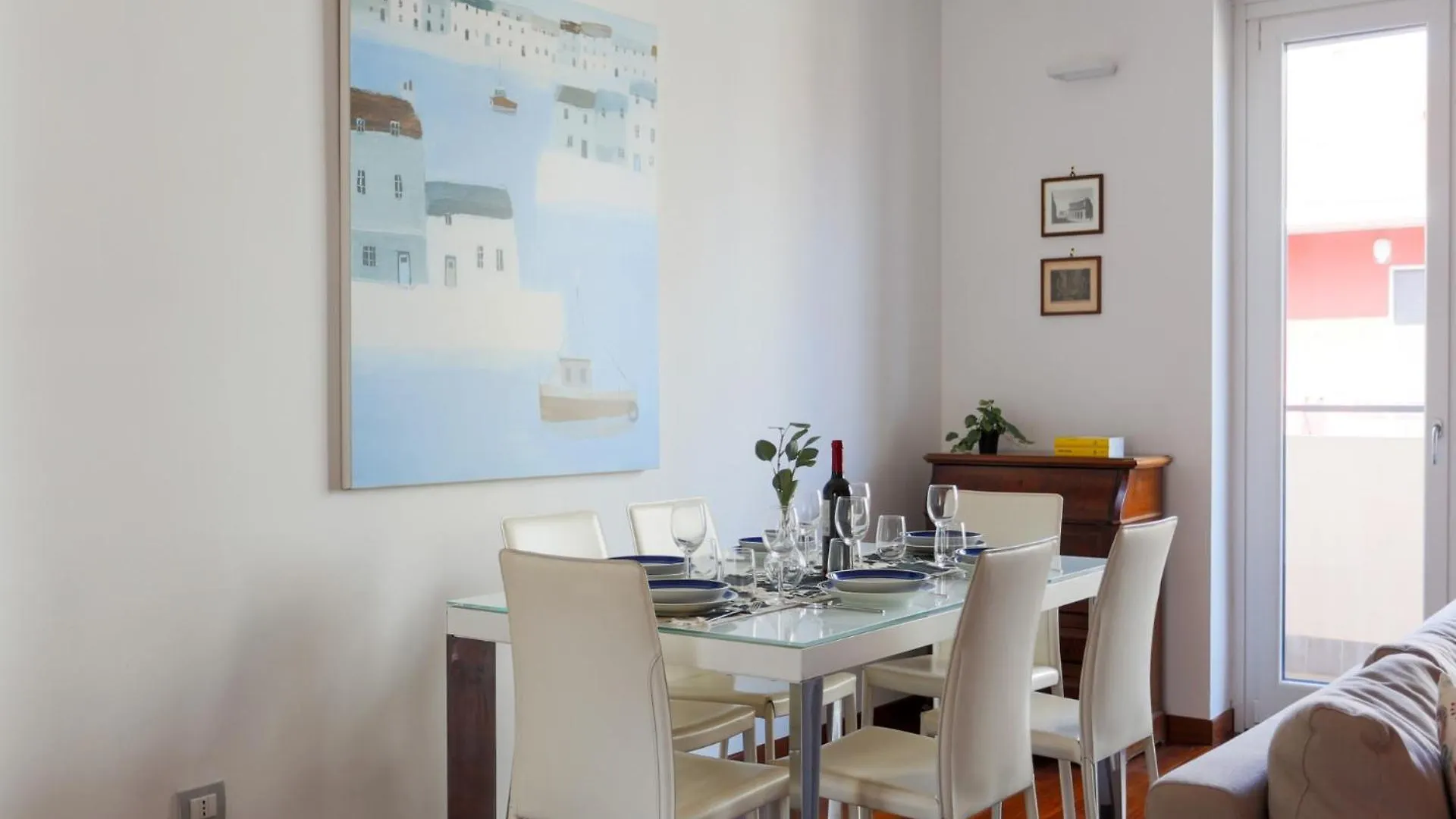 The Best Rent - Spacious And Renovated Multi-Room Apartment In The Missori Area Milán Italia