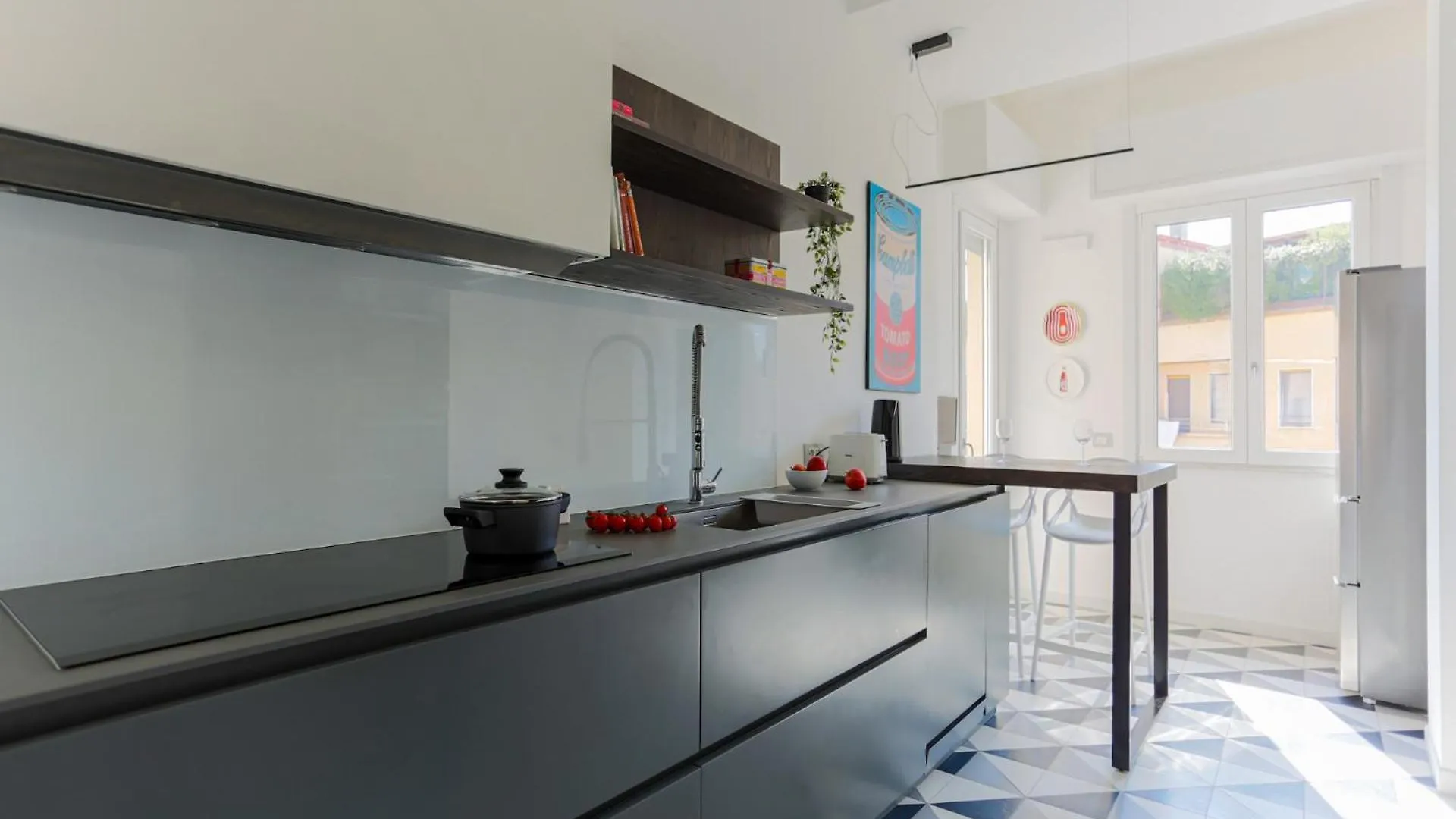 The Best Rent - Spacious And Renovated Multi-Room Apartment In The Missori Area Milán