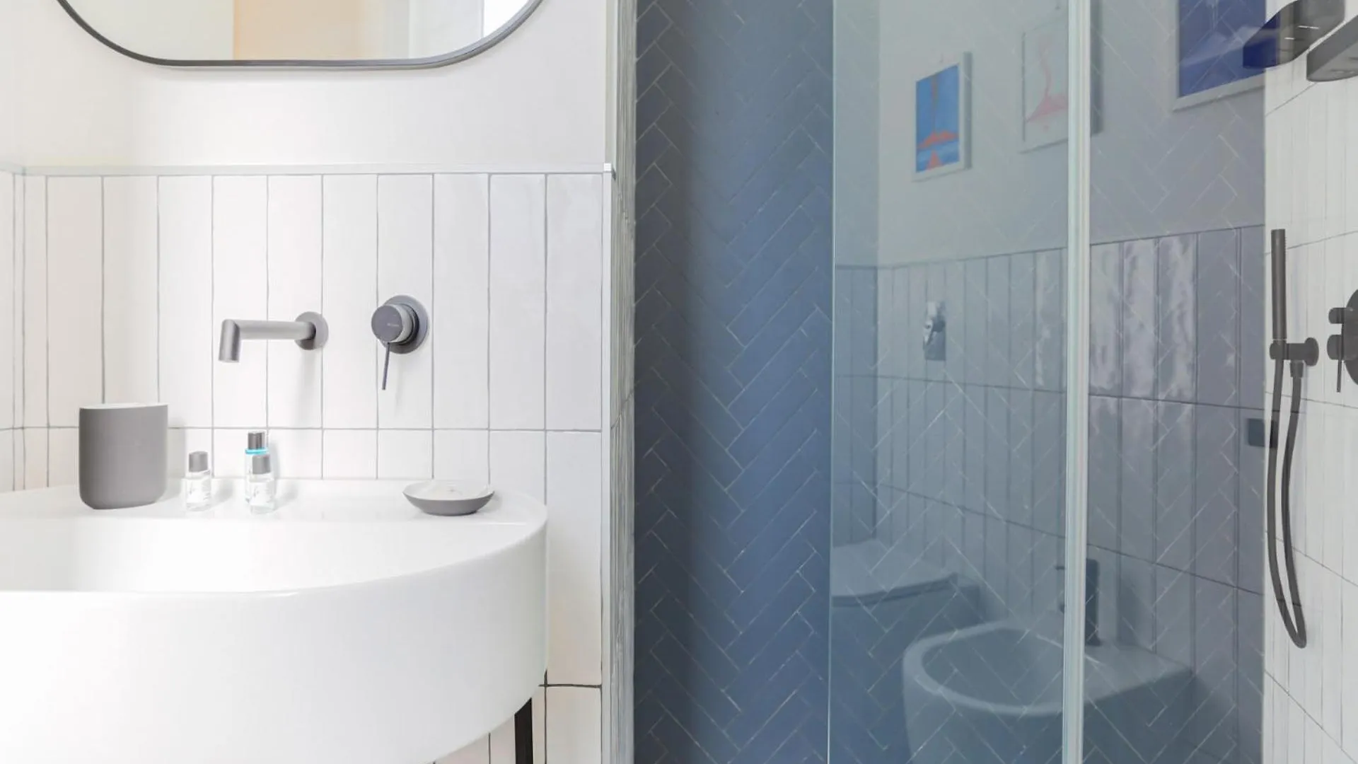 The Best Rent - Spacious And Renovated Multi-Room Apartment In The Missori Area Milán 0*,  Italia