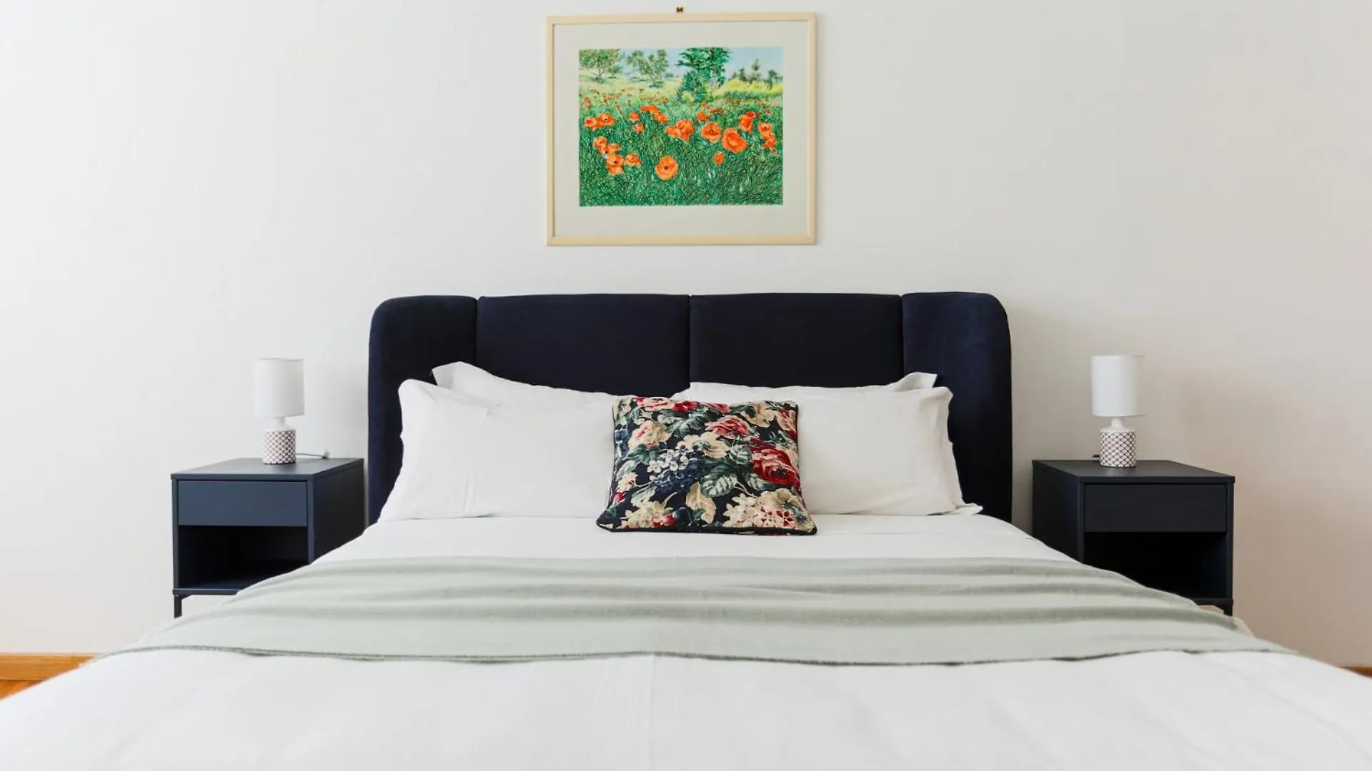 The Best Rent - Spacious And Renovated Multi-Room Apartment In The Missori Area Milán