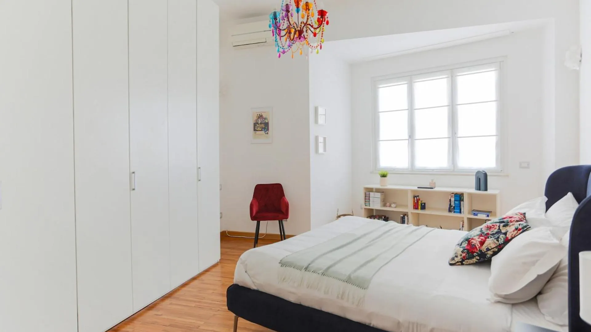 The Best Rent - Spacious And Renovated Multi-Room Apartment In The Missori Area Milán Italia