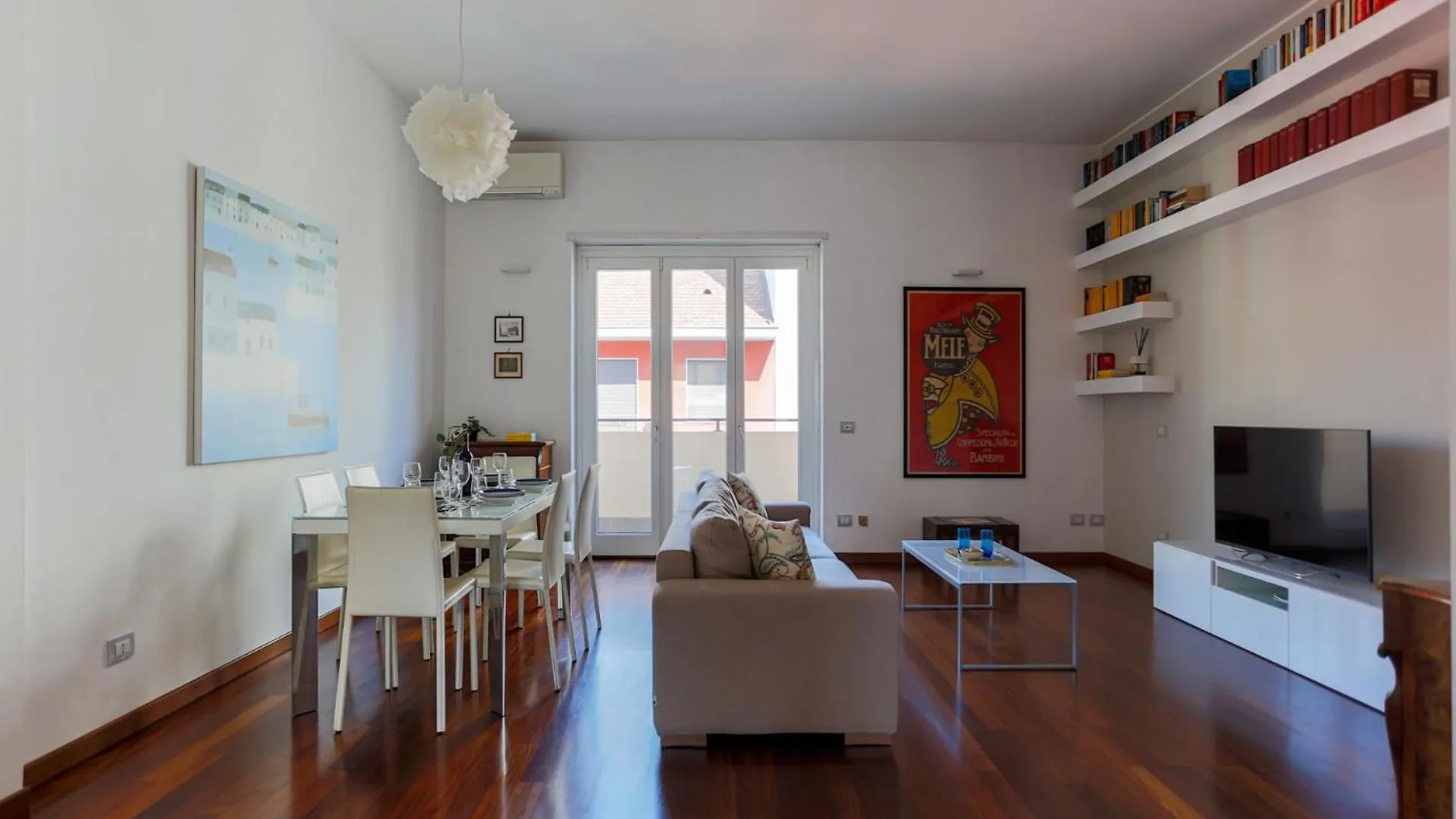 The Best Rent - Spacious And Renovated Multi-Room Apartment In The Missori Area Milano