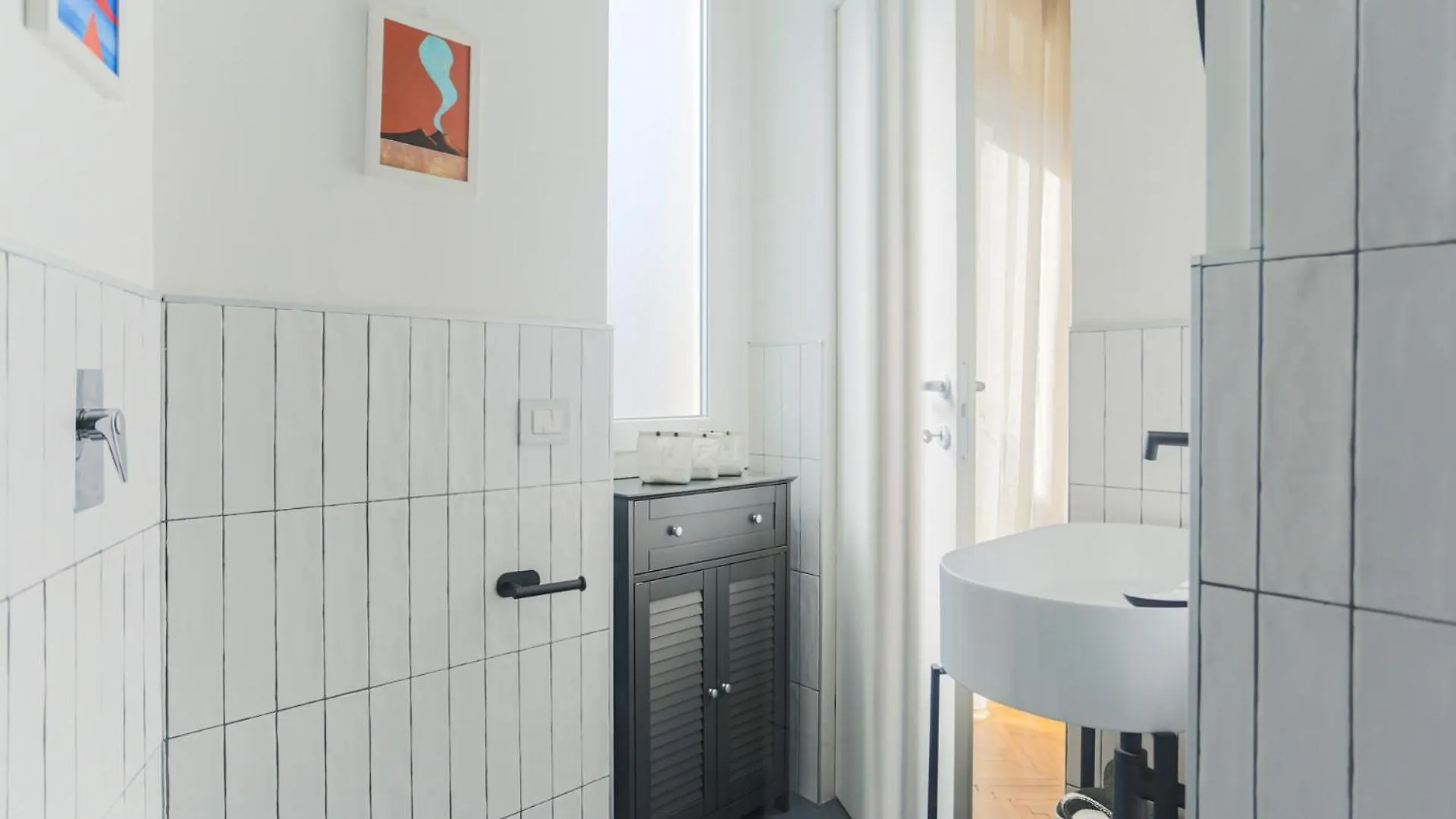 The Best Rent - Spacious And Renovated Multi-Room Apartment In The Missori Area Milano Italia